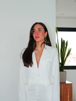 Blazer crop detalle lazo blanco