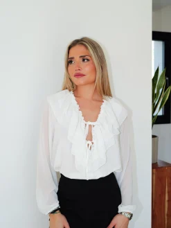 Blusa romántica cordón blanca