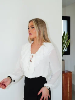 Blusa romántica cordón blanca