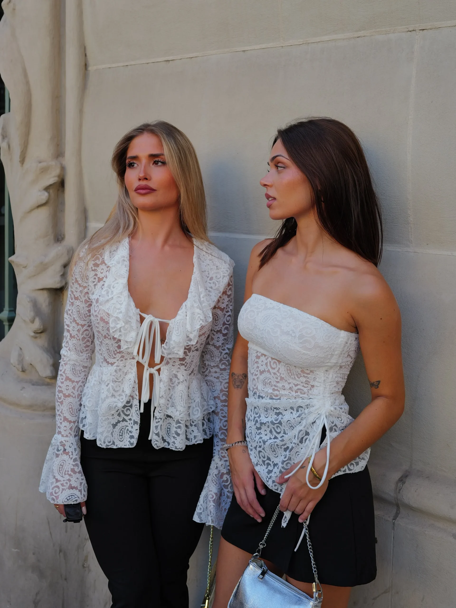 Blusa volantes encaje blanco
