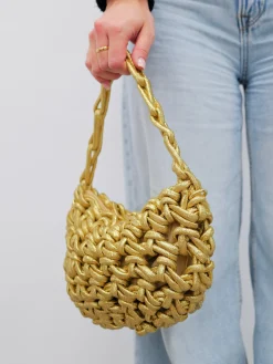 Bolso mano efecto nudo dorado