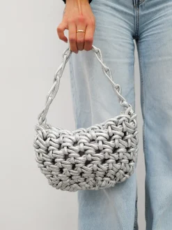 Bolso mano efecto nudo plata