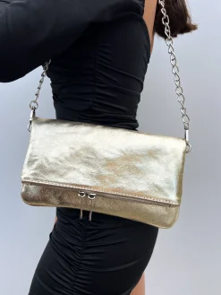 Bolso piel cadenas dorado