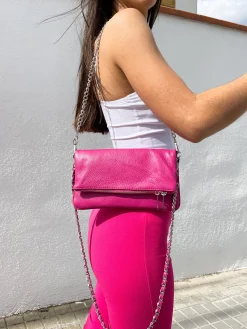 Bolso piel cadenas fucsia