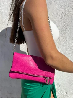 Bolso piel cadenas fucsia