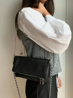 Bolso piel cadenas negro