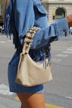 Bolso piel hombro rizo beige