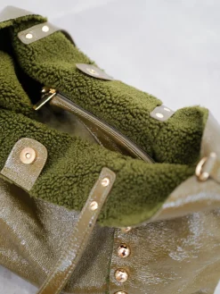 Bolso tachas brillo verde