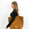 Bolso tachuelas maxi camel