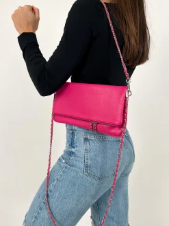 Bolso vegano cadenas fucsia