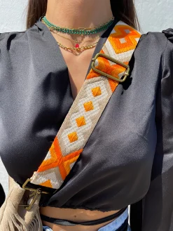 Cadena etnica naranja