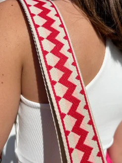 Cadena geométrica roja