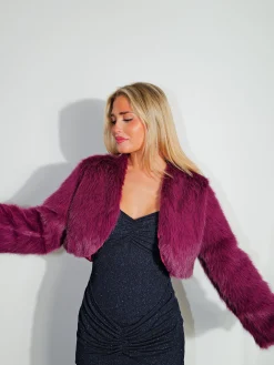Chaqueta mini pelo berenjena