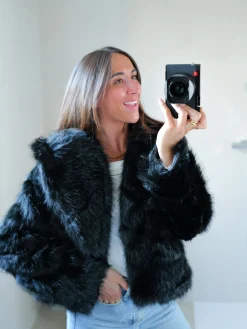 Chaqueta pelo solapa negra