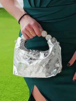 Clutch asa metalizado plateado