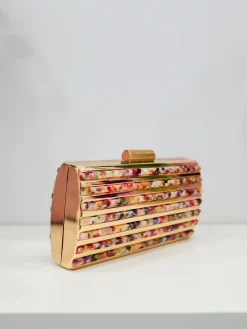 Clutch bandas colores dorado