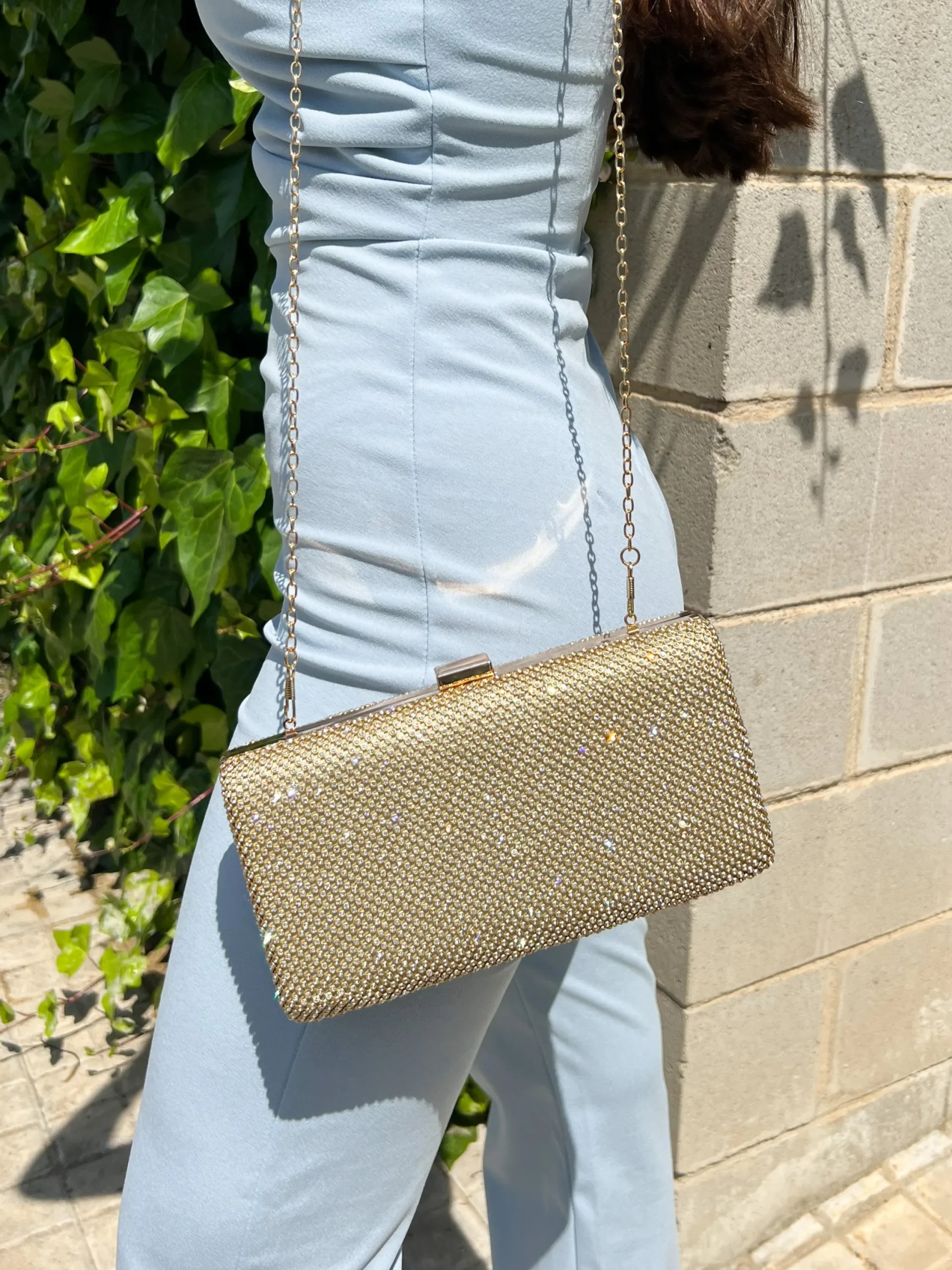 Clutch brillos dorado efecto