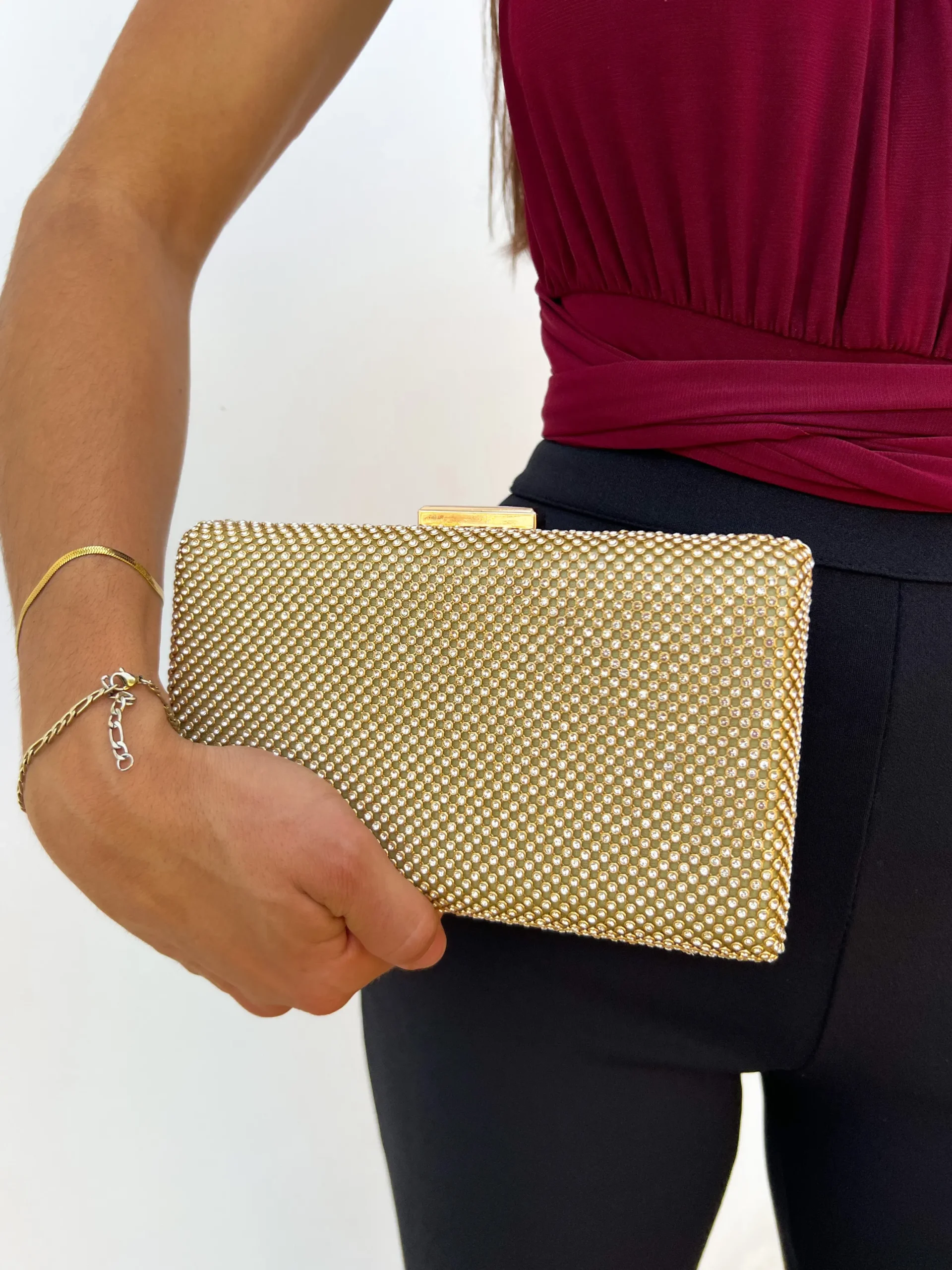 Clutch brillos dorado efecto