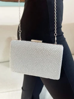 Clutch brillos plateado efecto