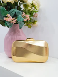 Clutch efecto ola dorado