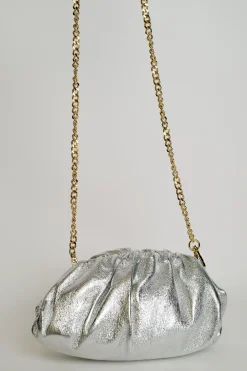 Clutch piel bombonera plateado