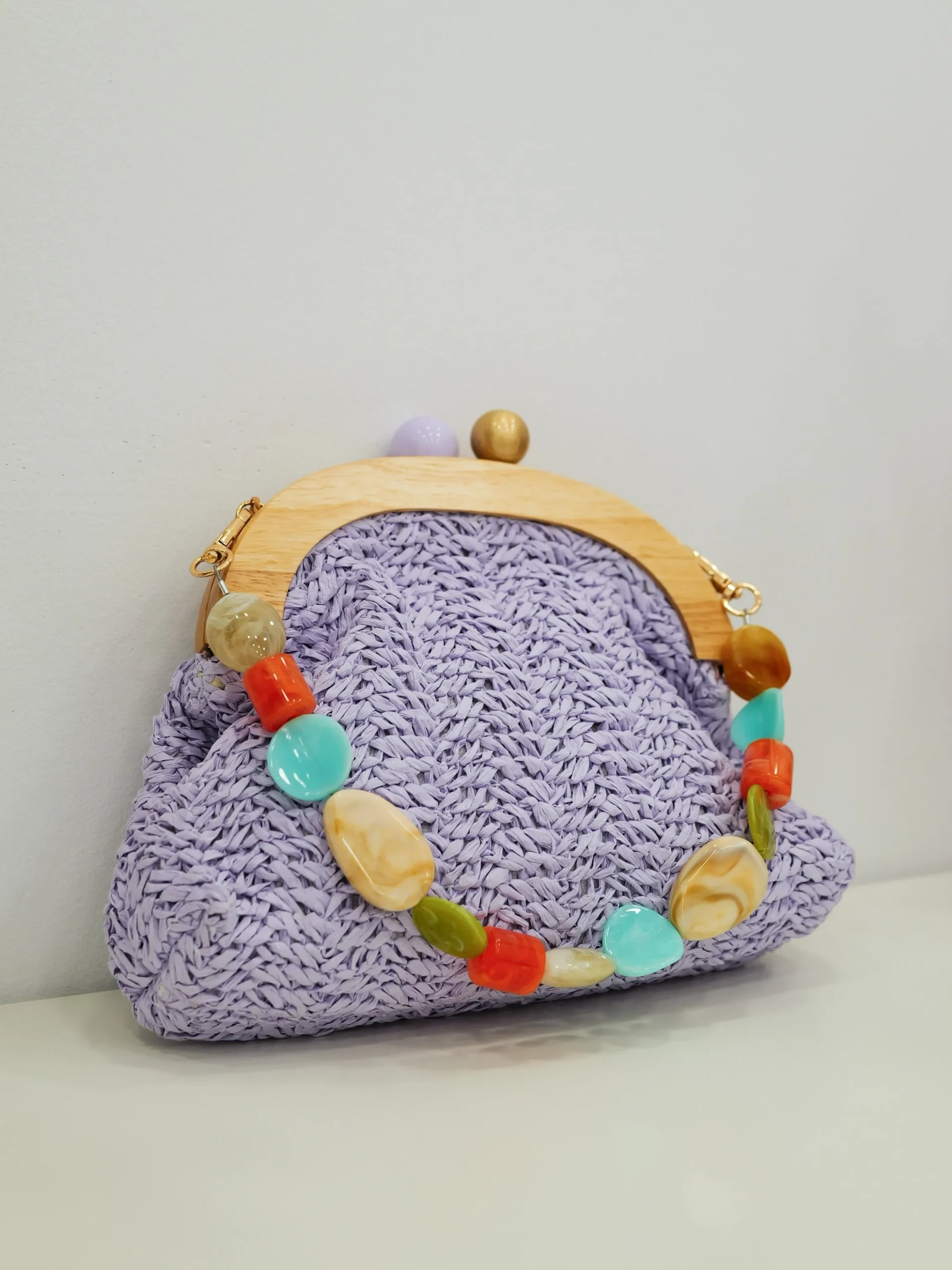 Clutch rafia abalorios lila