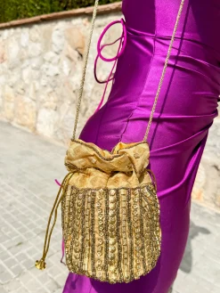 Clutch saco adornos dorado