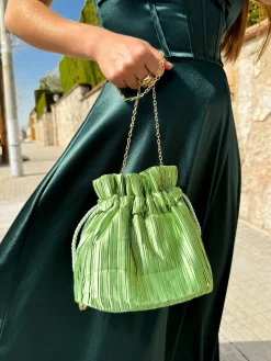 Clutch saco satinado verde