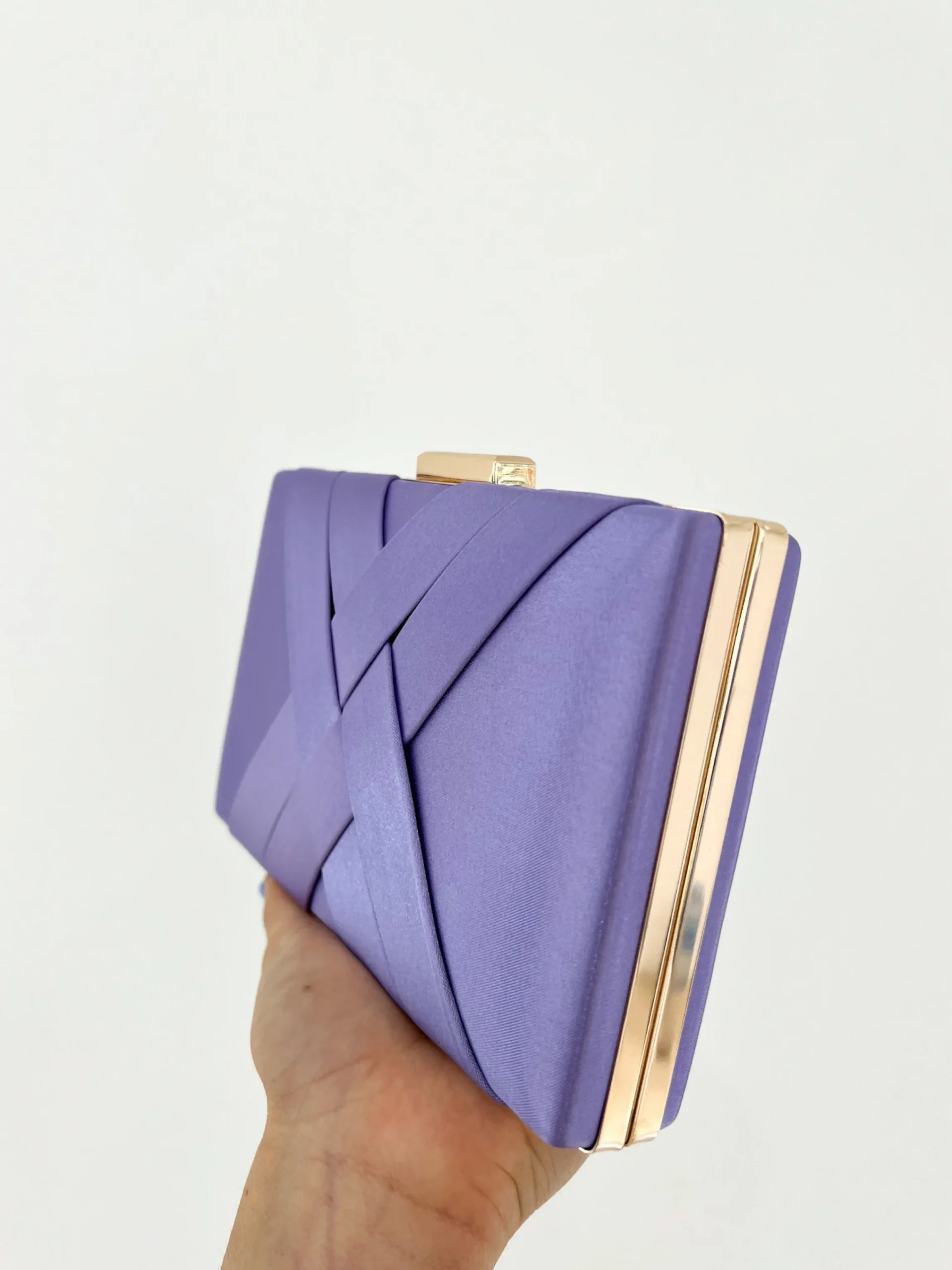Clutch satinado lila