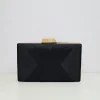 Clutch satinado negro