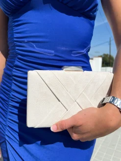Clutch trenzado beige