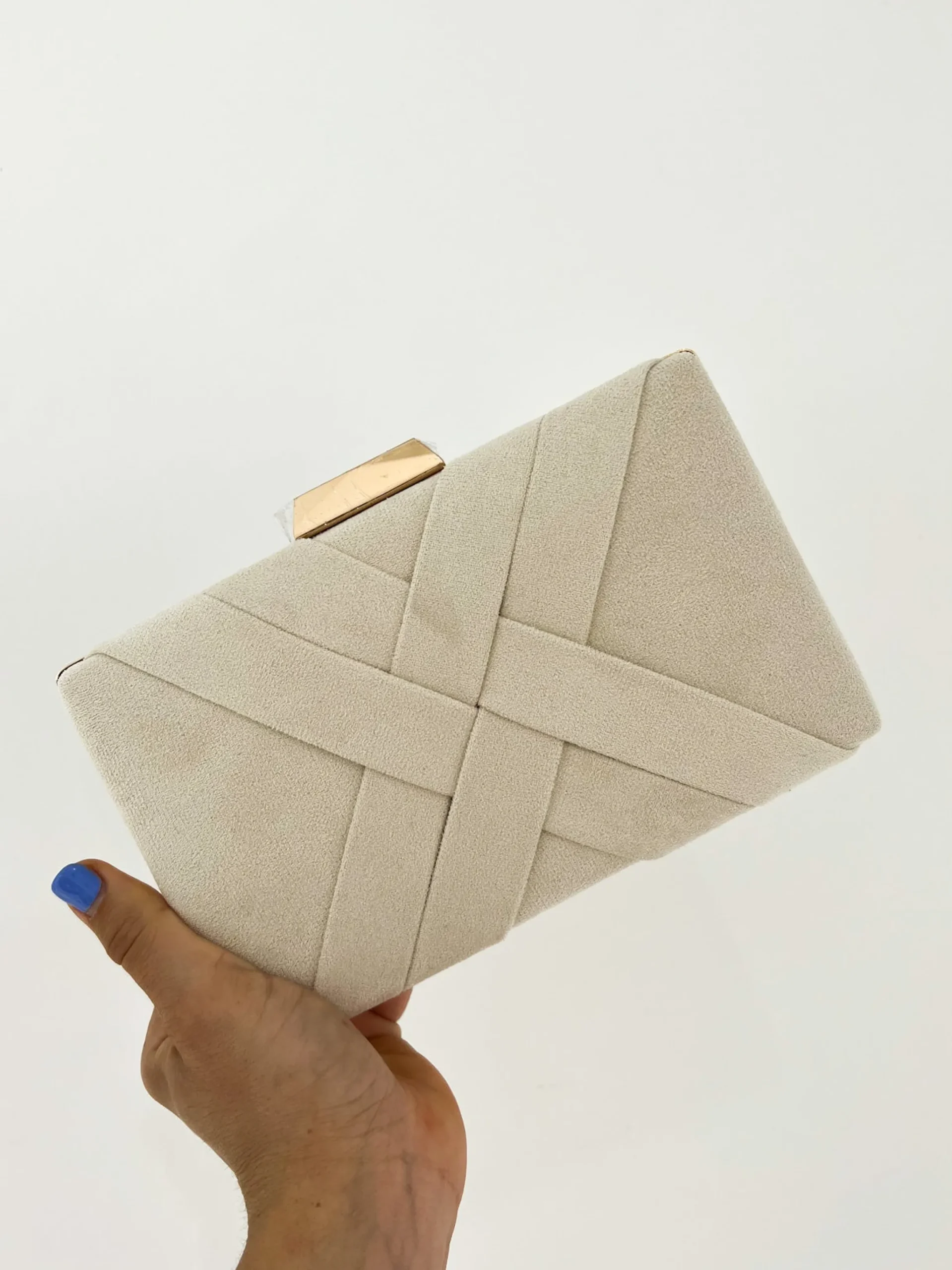 Clutch trenzado beige