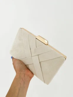 Clutch trenzado beige