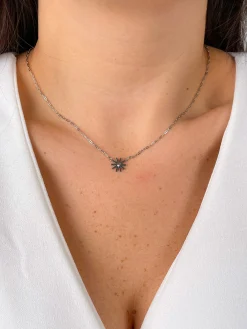 Collar fino plateado sol brillante