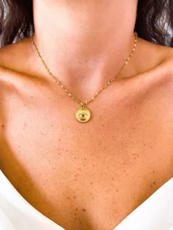 Collar medalla ojo