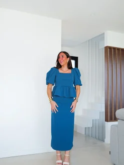Conjunto falda midi pomposo petróleo