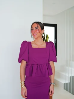 Conjunto falda midi pomposo amarena