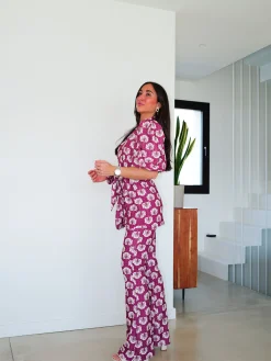 Conjunto traje estampado amarena
