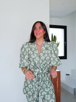 Conjunto traje estampado verde