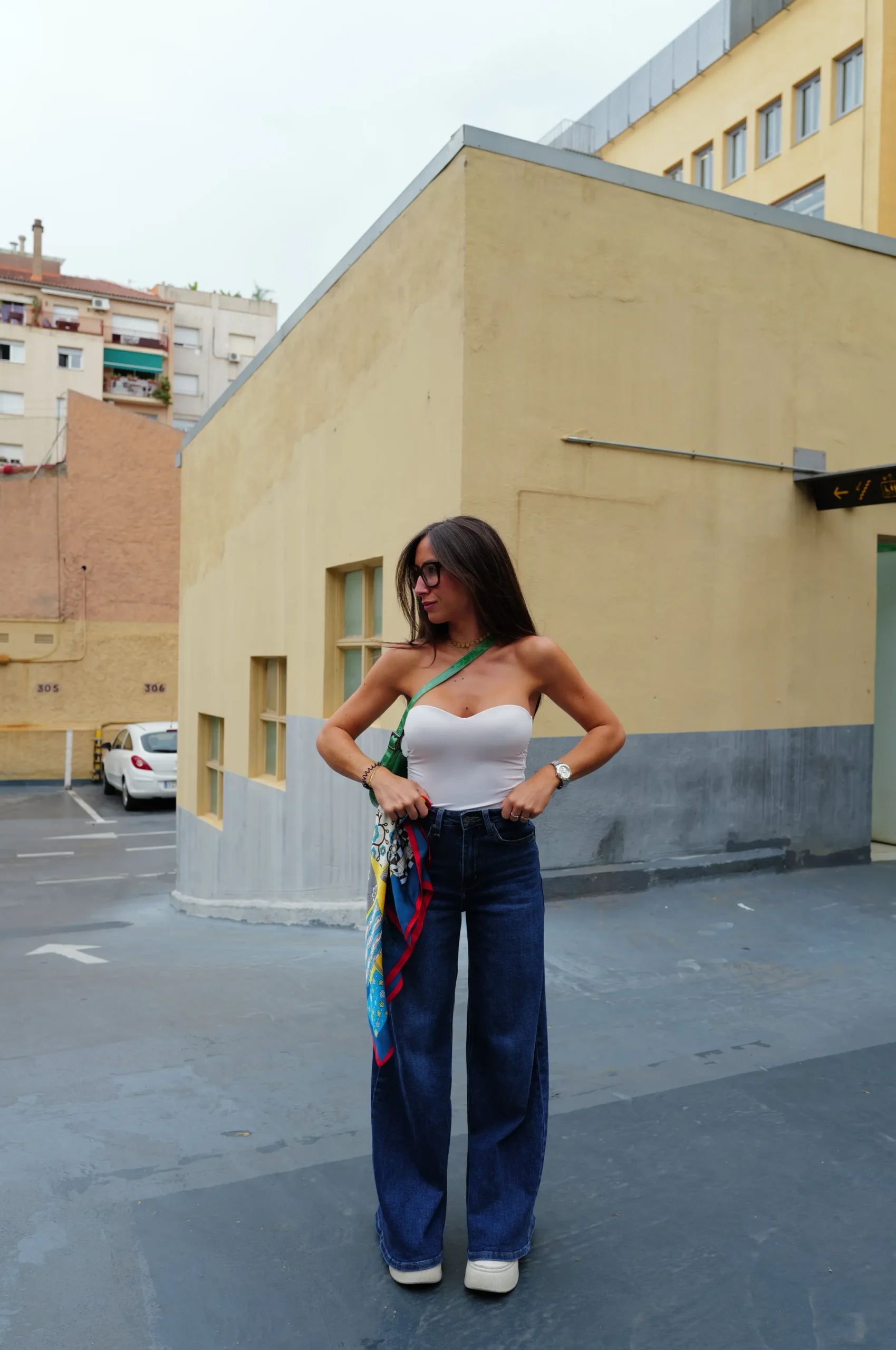 Jeans campana tiro alto marino