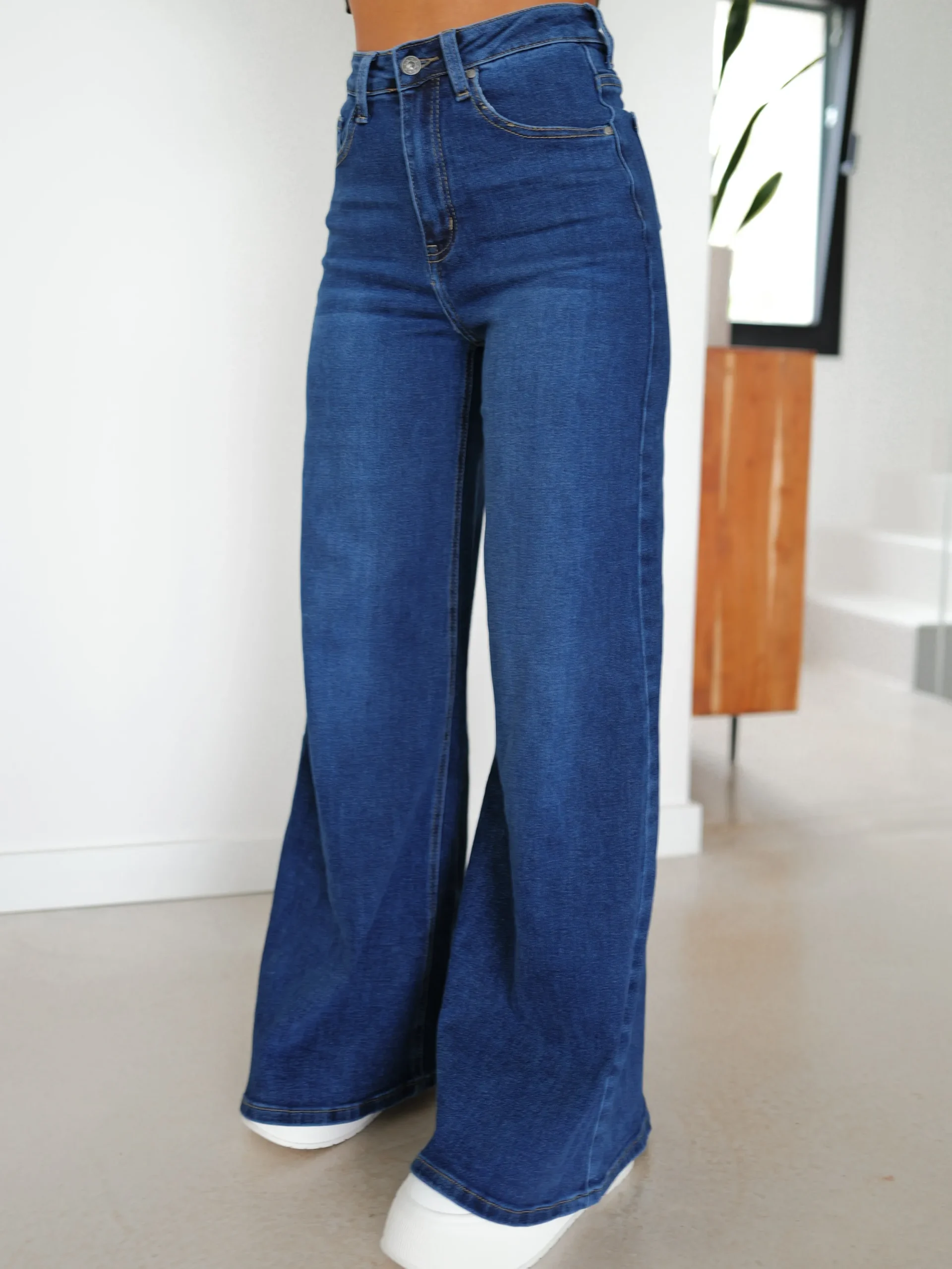 Jeans campana tiro alto marino