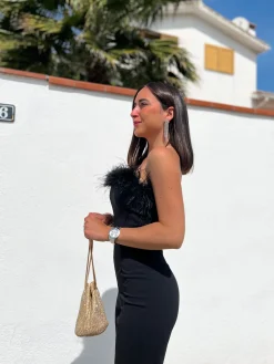 Mono largo plumas negro