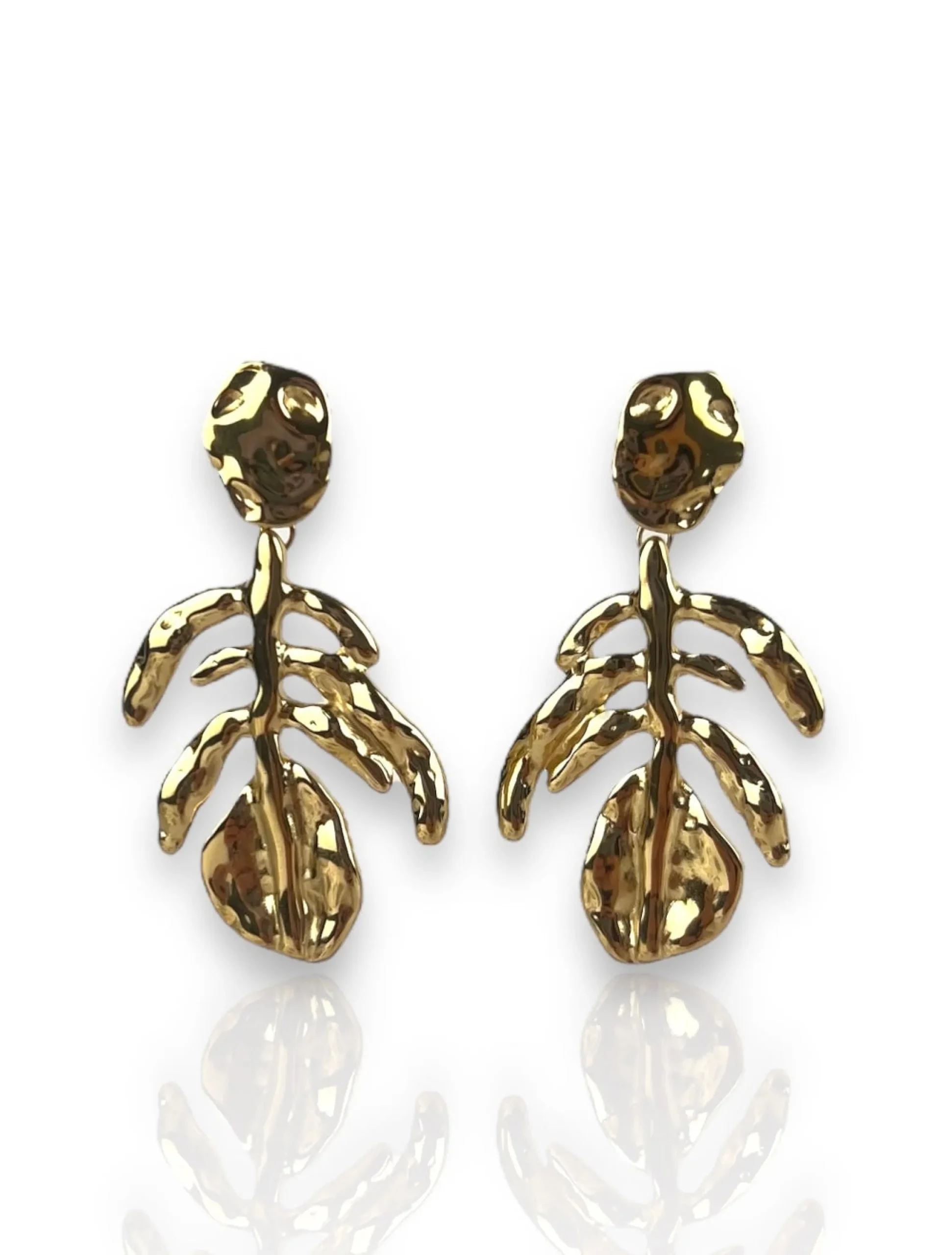 Pendientes hojas doradas