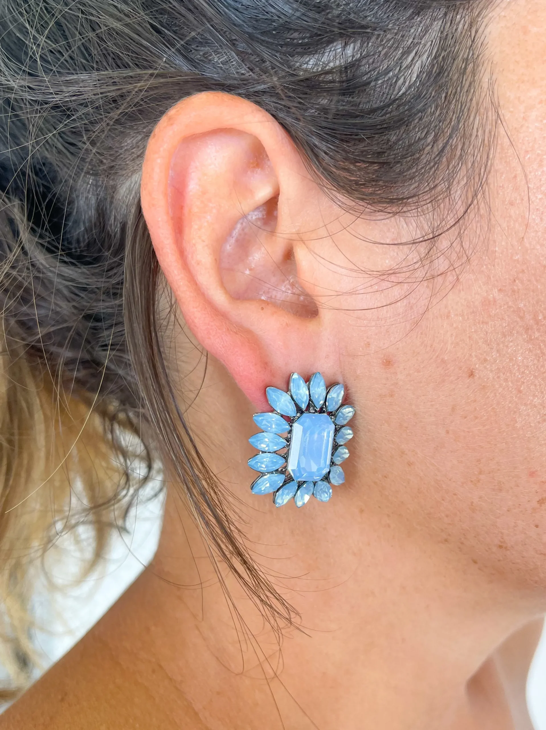 Pendientes piedras flor celeste