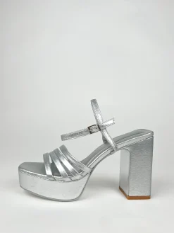 Sandalia plataforma bandas plata