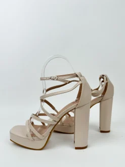 Sandalia tacon entrelazado nude