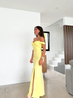 Vestido barco ajustado amarillo