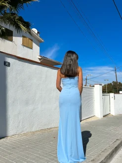 Vestido corazon ajustado celeste