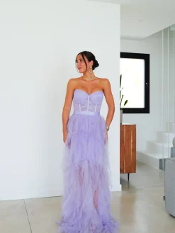 Vestido corsé encaje volantes lila