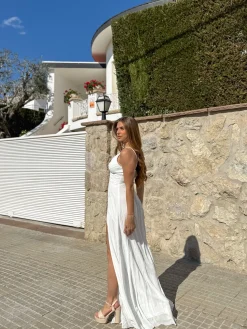 Vestido crepe pico blanco